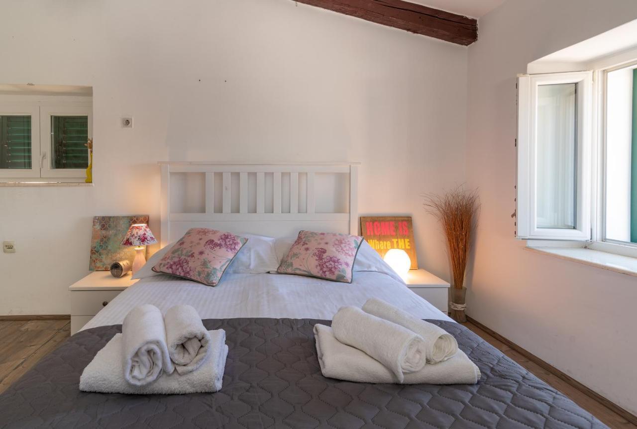 Apartment Ana Трогир Экстерьер фото